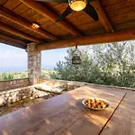 Landsted Stone In Groves - Sea & Mountain Views *