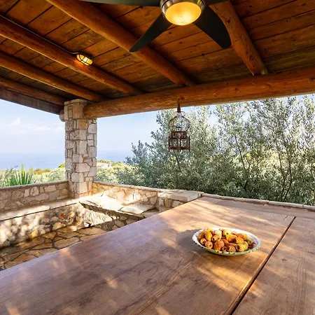 בית כפרי Stone In Groves - Sea & Mountain Views *