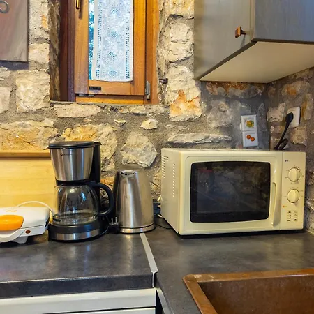 Stone In Groves - Sea & Mountain Views Kalamaki (Messinia)