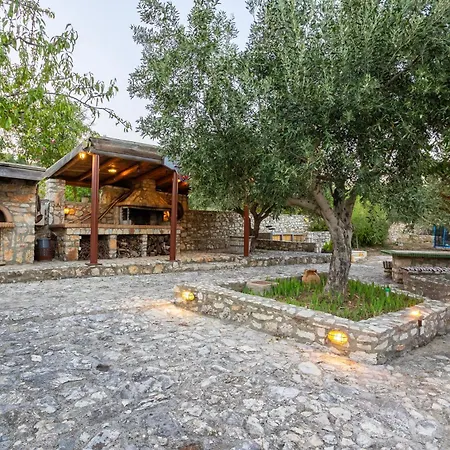 Stone In Groves - Sea & Mountain Views منزل ريفي Kalamaki (Messinia)
