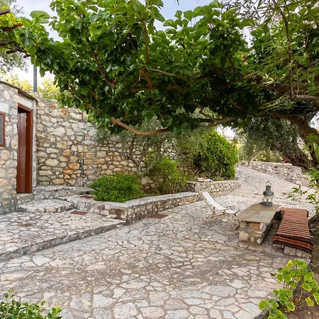 Stone In Groves - Sea & Mountain Views