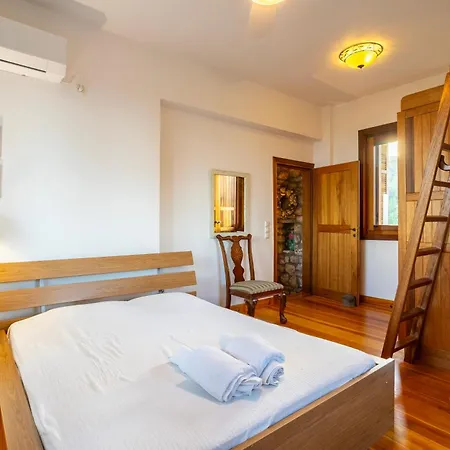 Stone In Groves - Sea & Mountain Views Gospodarstwo wiejskie *