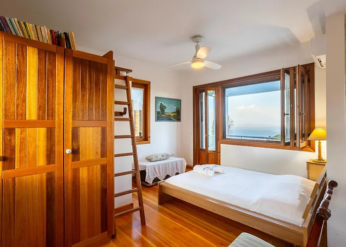 Stone In Groves - Sea & Mountain Views *