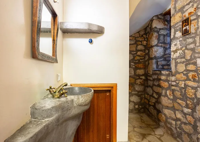 Stone In Groves - Sea & Mountain Views Casa de Campo Kalamaki (Messinia)