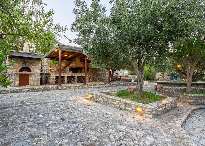 Stone In Groves - Sea & Mountain Views Casa de Campo Kalamaki (Messinia)